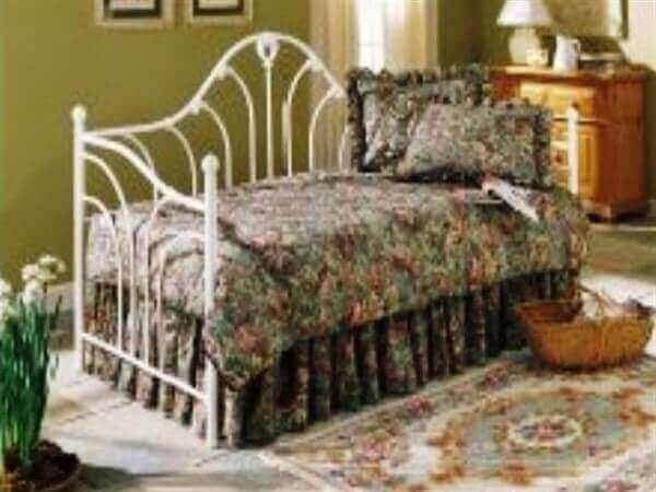 LAYLA DAYBED image
