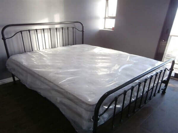 Tamsyn Curve Tee Collars bed image